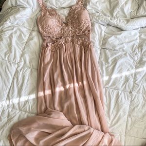 Fashion nova gown